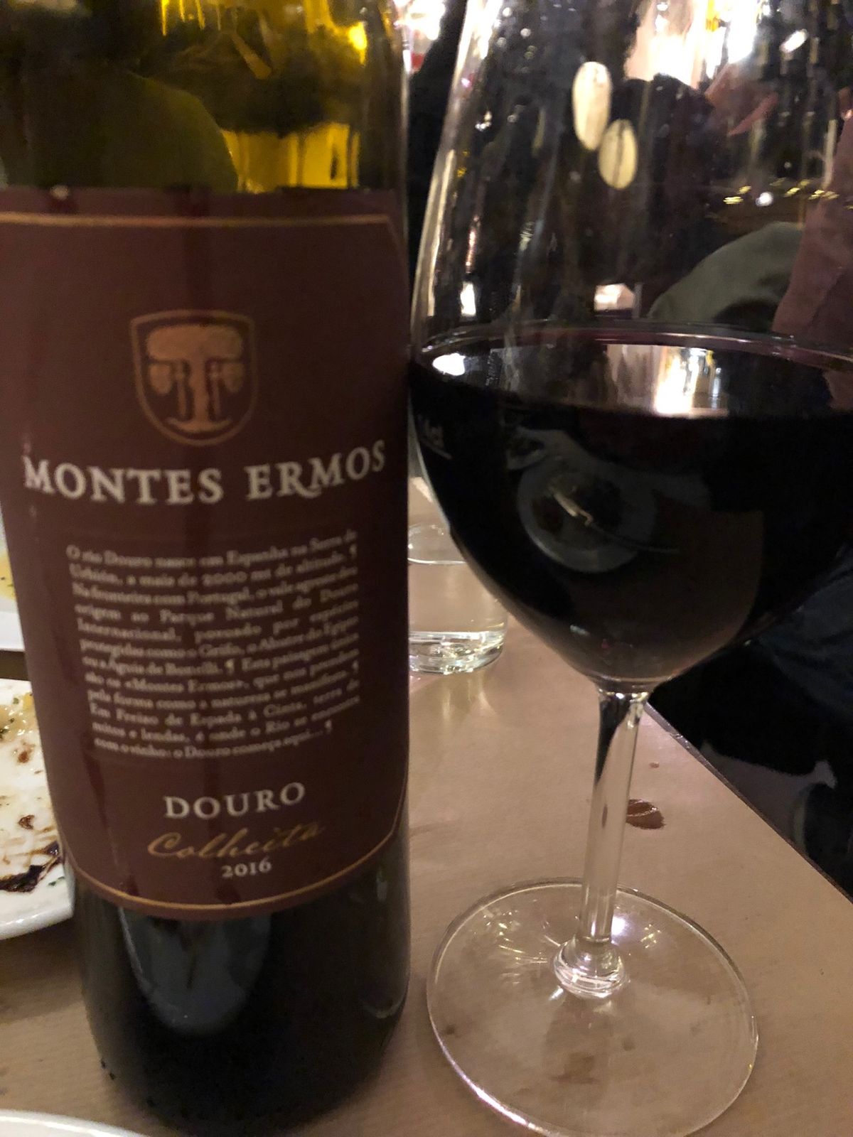 リスボン、最初の夜😋
何を食べても美味しく、ワインも最高でした🍷
もちろん...