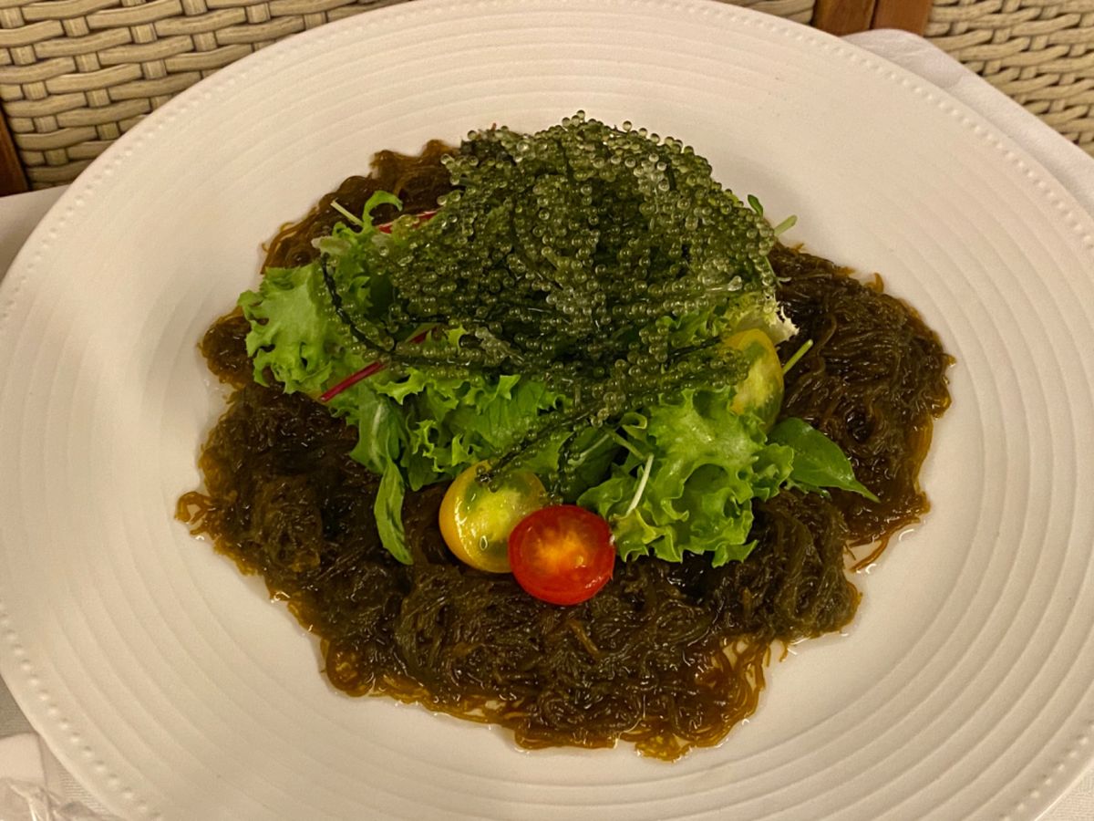 どうするか迷ったけど
骨折で移動がダルいから
ルームサービスでディナー🍽
...