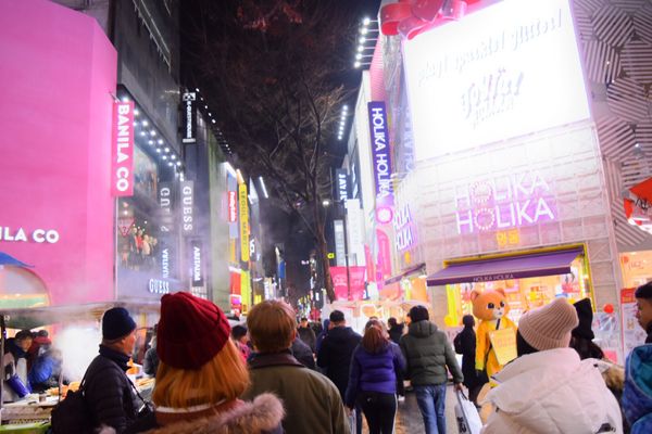 大韓民国 (韓国)・Seoul「7th  Travel」の写真：冬の明洞は寒がりじゃなくても寒かった...。