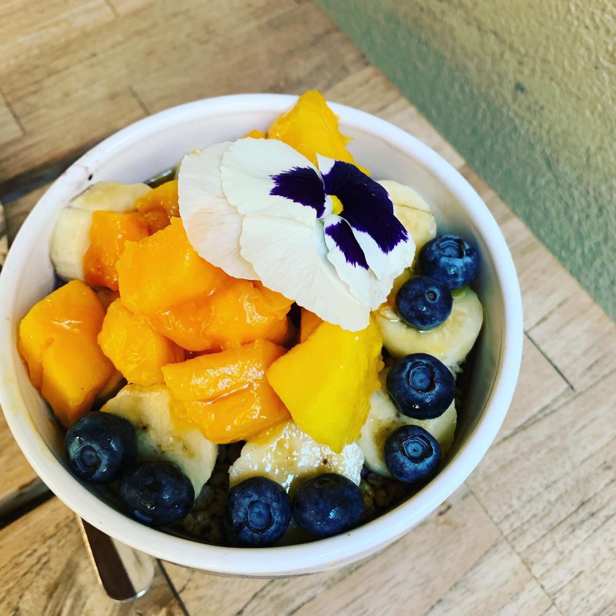 着いた日に必ず食べるアサイーボール、毎週金曜日に打ちあげられる花火、大好き...