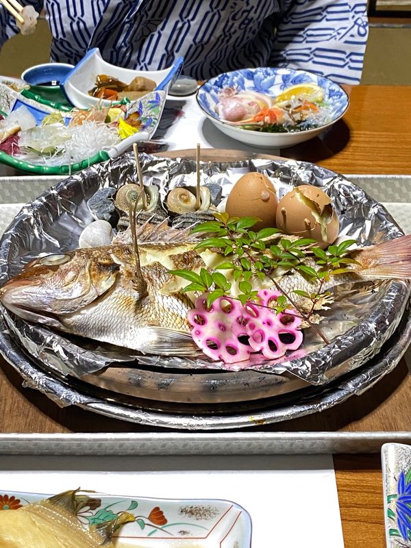 日本・愛媛県「淡路島　沼島とお魚の旅」の写真：えびす屋の夕ご飯
ボリューム満点でめっち...
