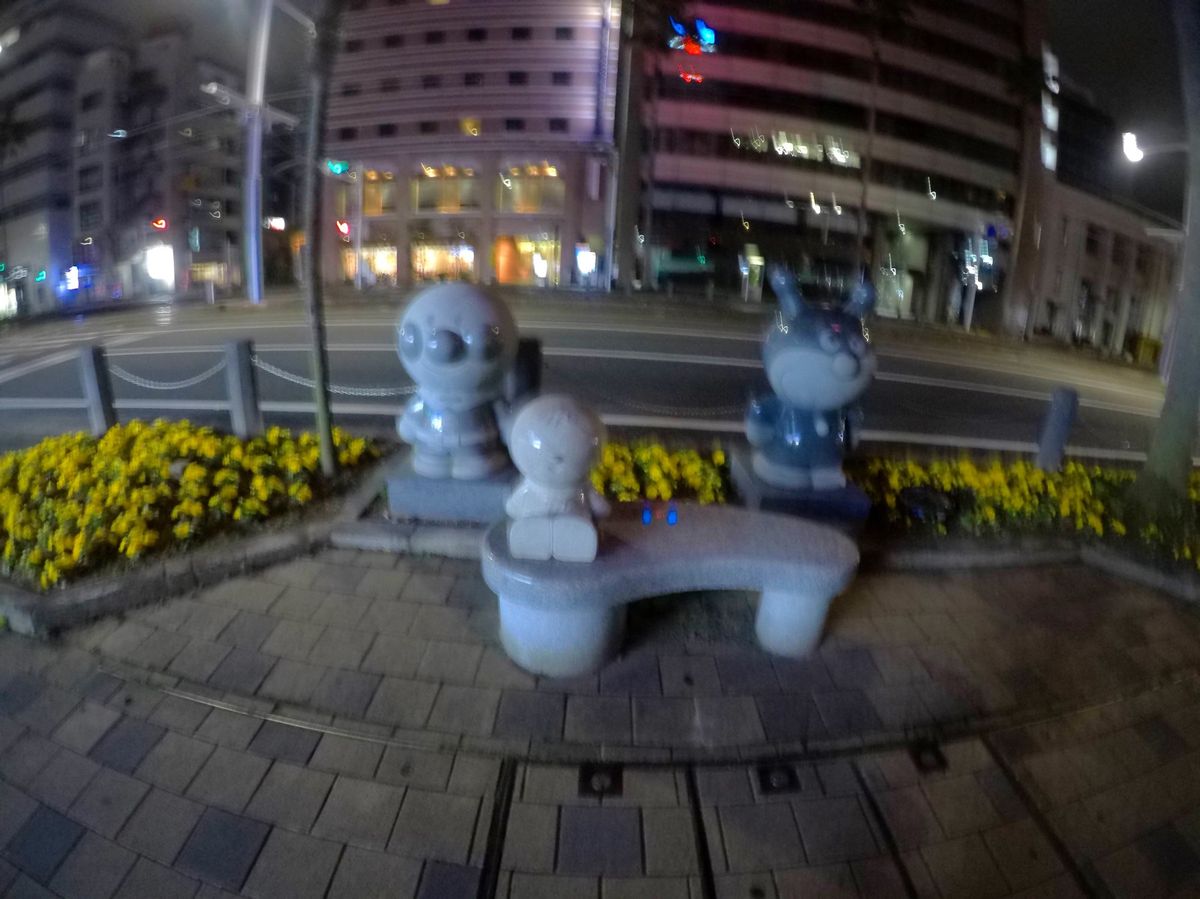 朝市のさつまいもの天ぷらと、鰹のたたきは最高🍻
