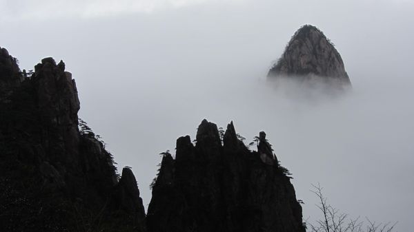 中国「黄山❤️」の写真：4月の雨季行けば、このような幻想的な景色...