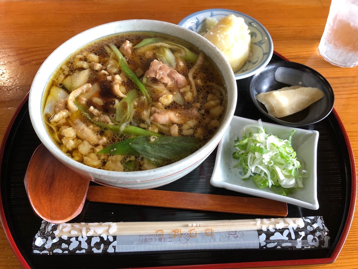 食べたものたち。浜中では都会でもなかなか出会わない繊細な美しいお料理。昆布...