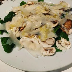 最後の夜は、イタリアンで🍽🍾
最初は泡をいただき…☺︎
接客も心地良く❤︎...