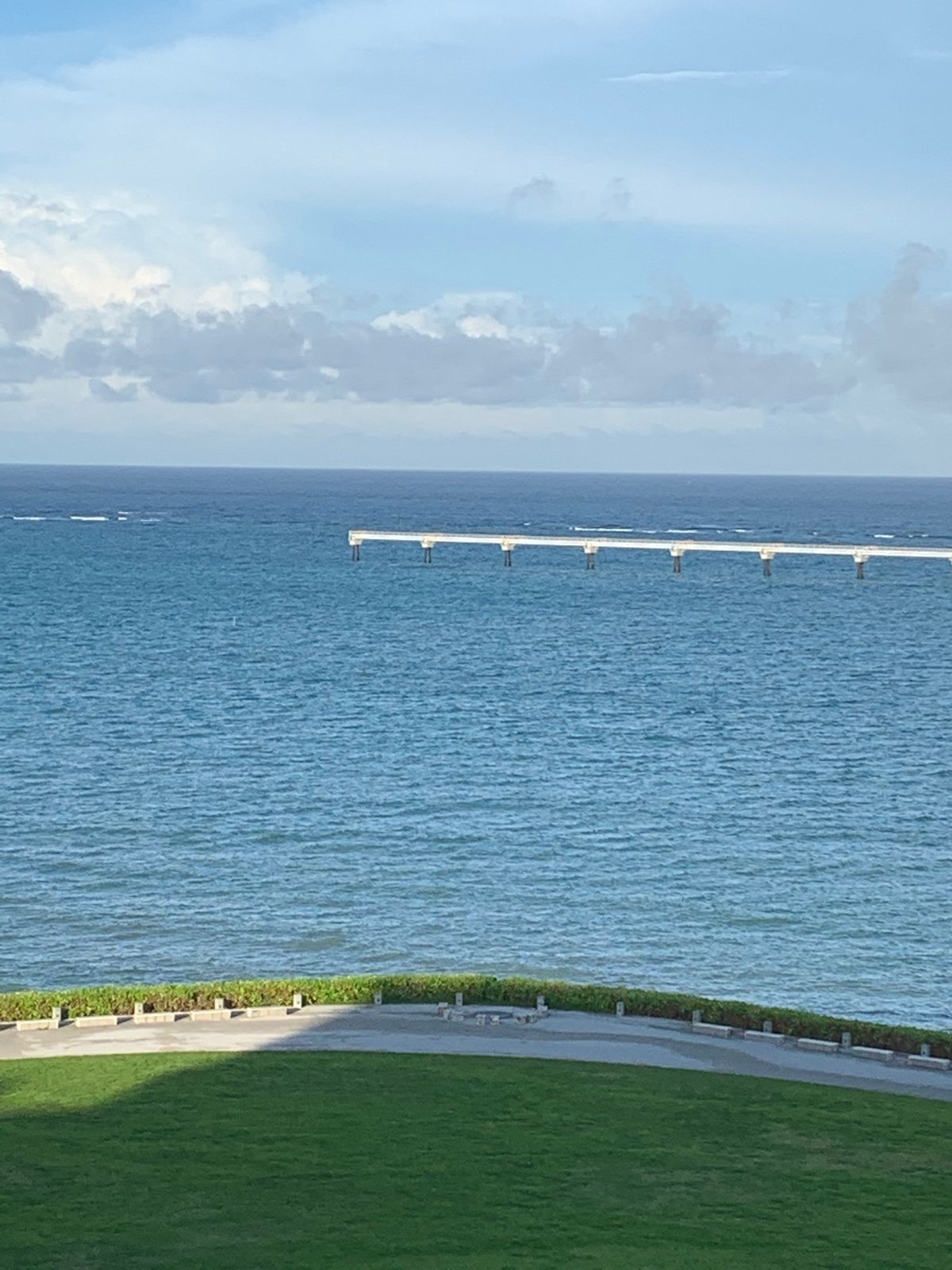 海を見ているとhappyな気分になります。