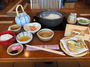 2日目のおいしかったものたち😋
お昼は順正で湯豆腐
夜は京都ダイニング正義...
