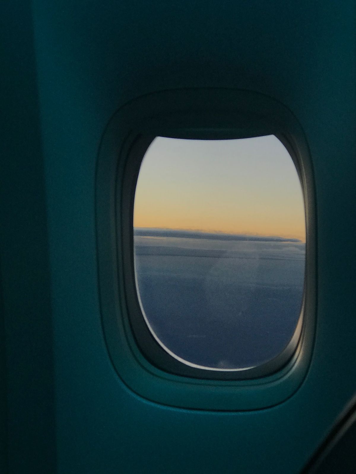 CTSからHNDへ。
初めてJAL国内線のファーストクラスを利用。
当日空...