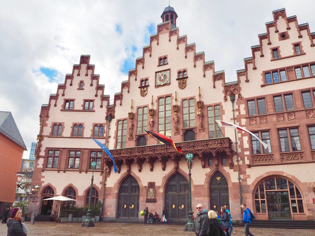 フランクフルトの市庁舎☺️