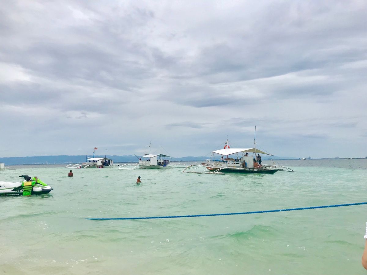 アイランドホッピング🏝
天気がよかったらもっと綺麗だっただろうに‪💭‬