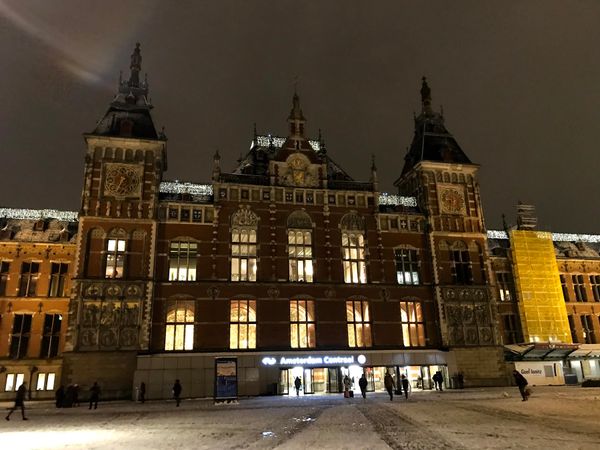 オランダ・アムステルダム「中央ヨーロッパ」の写真：豪雪でフライトできずたまたま延泊できた👍