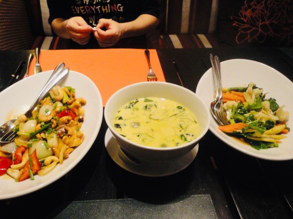 29th Sep. 2011 pic📷

Lunch𓌉◯𓇋 ‎
アジアって...