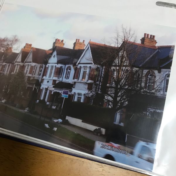 イギリス(英国)・ロンドン「イギリス交換留学(超短期)」の写真：1: ホームステイ先の近所の長屋
2: ...