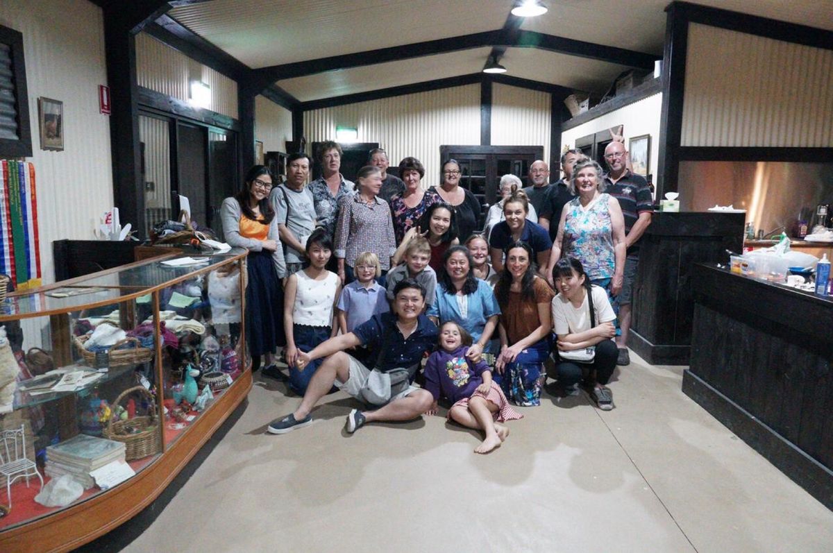 1: ブルーマウンテンのツアー最初の景色いい場所
2: ボランティア終わっ...