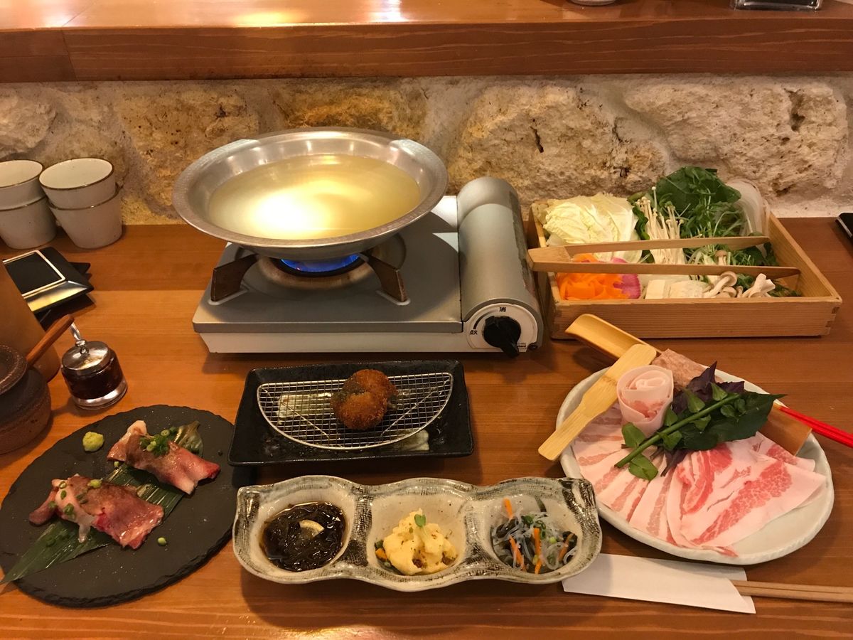 ４日目②
昼食後、これまた定番の古宇利島へ。
天気が悪かったのと古宇利島手...