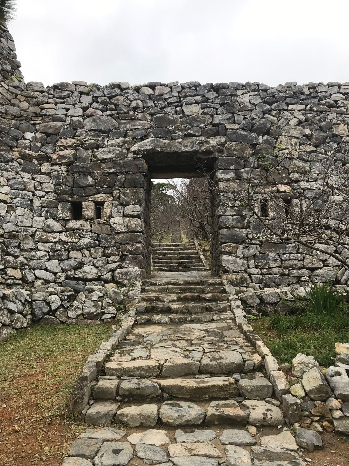 4日目①
朝は美浜アメリカンビレッジのポーたまにおにぎりを買いに行ったがな...