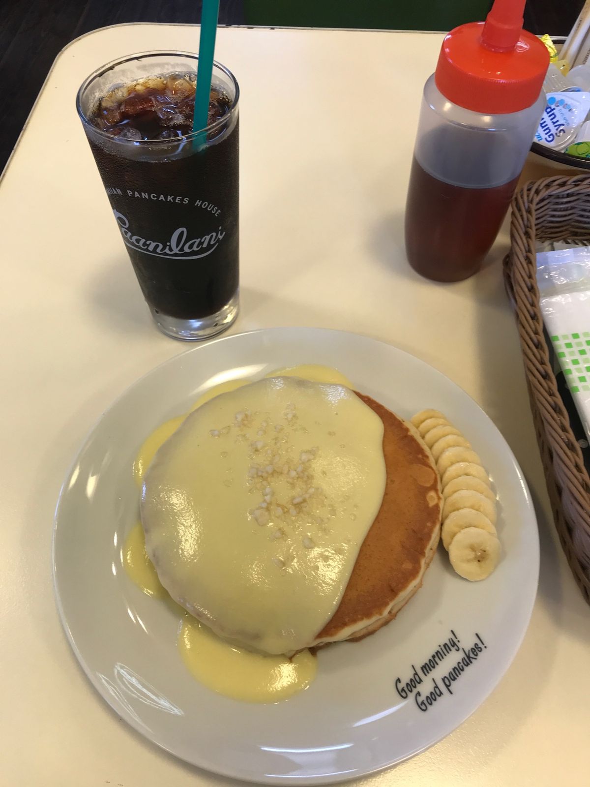 3日目①
朝食はネットで見たHawaian Pancakes Houseに...