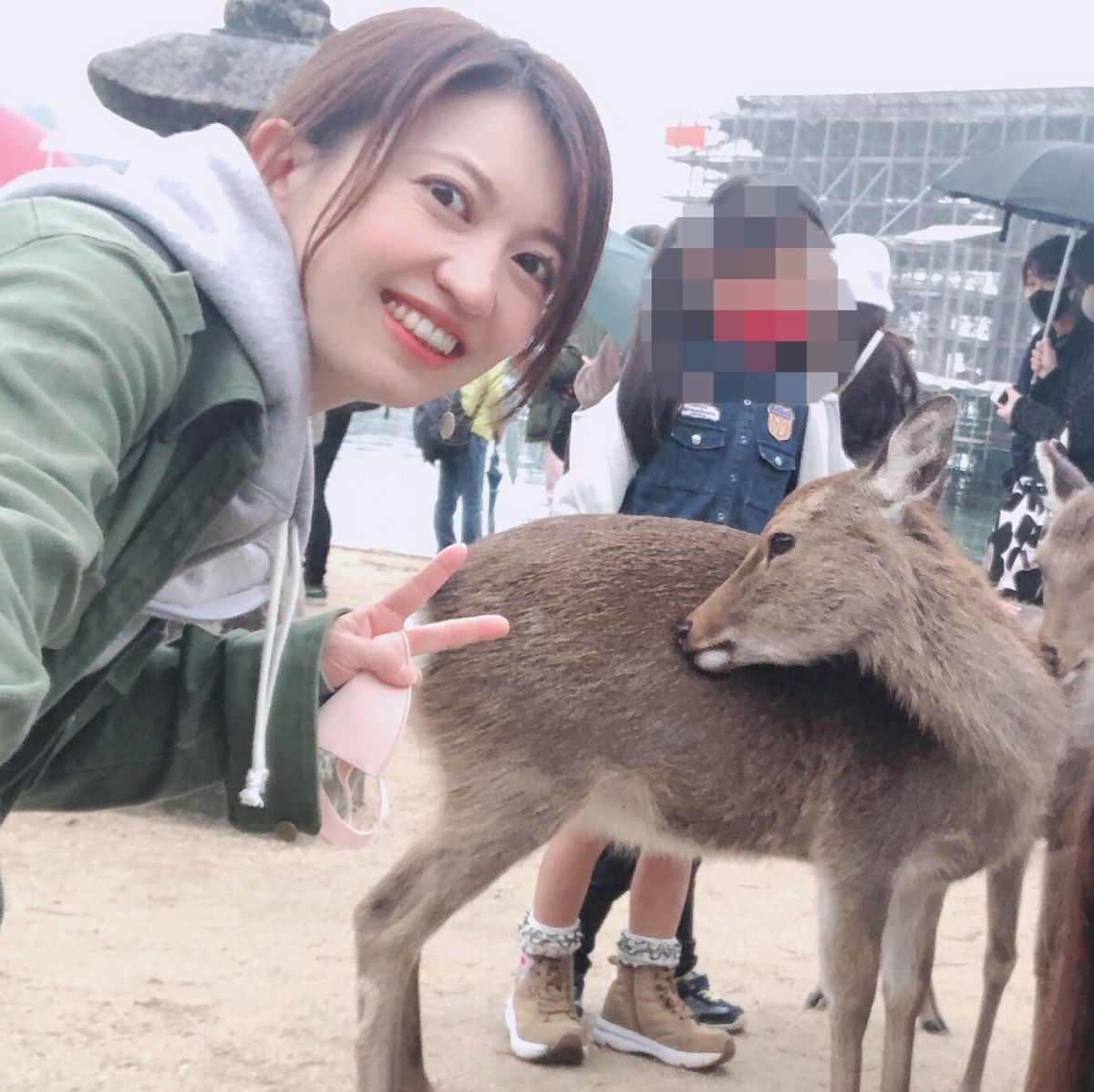 宮島は初めて。なんと厳島神社の大鳥居は修理工事中。これもこれでレア！？（笑）