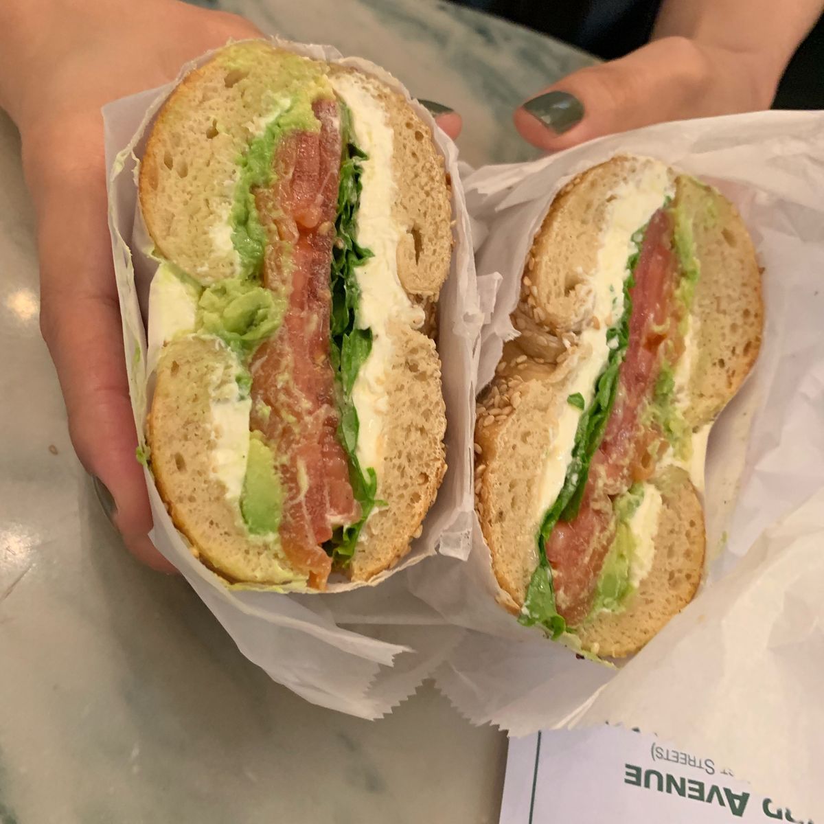 去年の夏のエッサベーグルはこんなに並んでた🤣
サーモン、トマト、アボカド、...