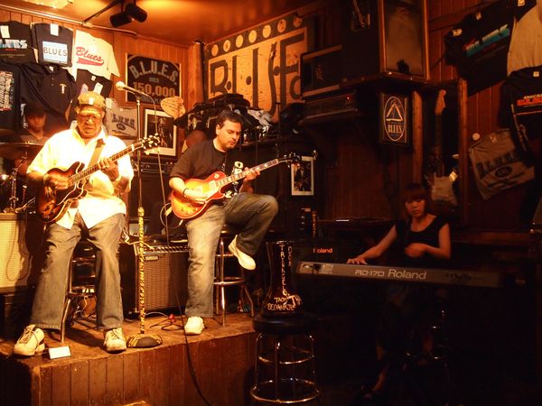 アメリカ(米国)・シカゴ「2011：ASCO@Chicago」の写真：@B.L.U.E.S.
この年、Chic...