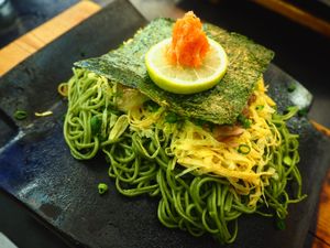 ふぐさし、ふぐなべ、しらこ、瓦そば