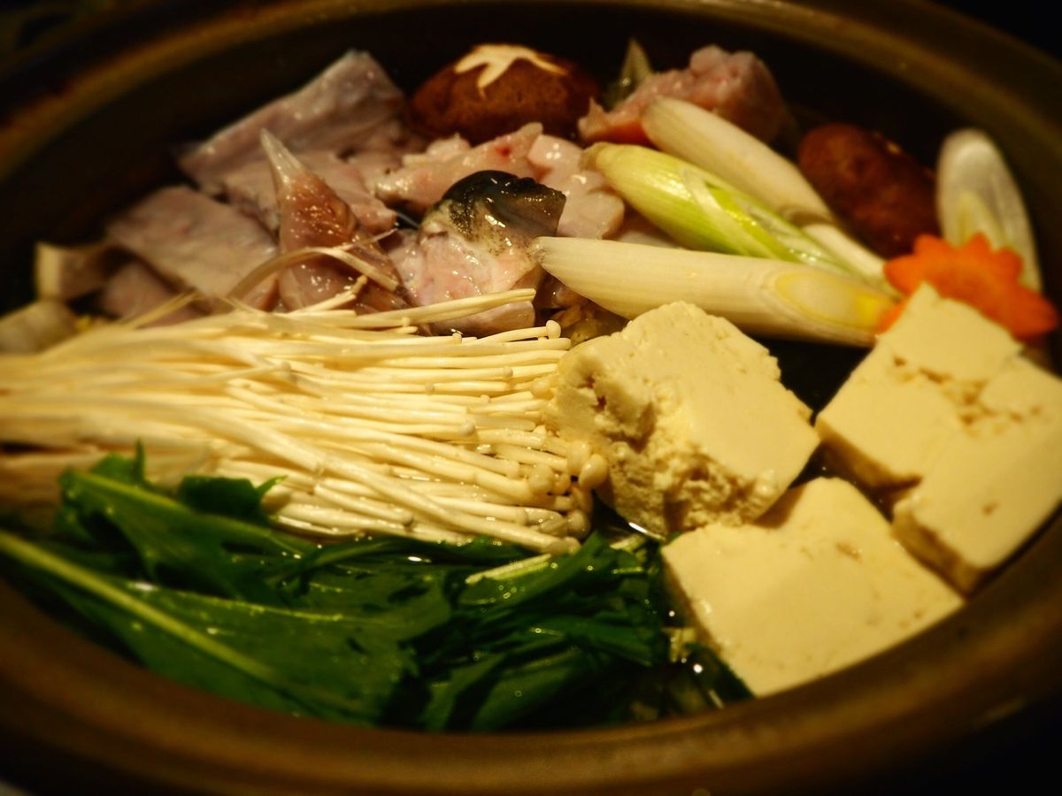 ふぐさし、ふぐなべ、しらこ、瓦そば