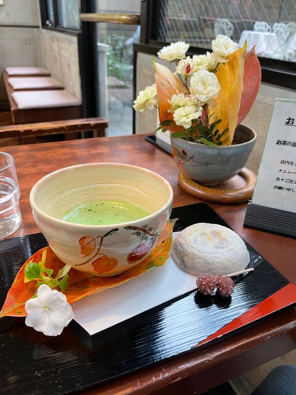 日本・福岡「GoTo福岡」の写真：太宰府の参道
梅の枝餅と例のスタバ！