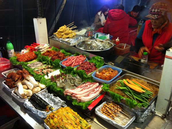 大韓民国 (韓国)・ソウル「食べ物紀行」の写真：ソウルの屋台で。