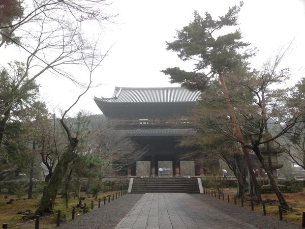 日本・京都「初詣」の写真：雪があります