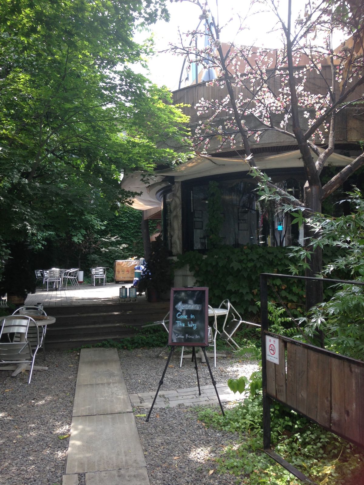 コーヒープリンス1号店のカフェ