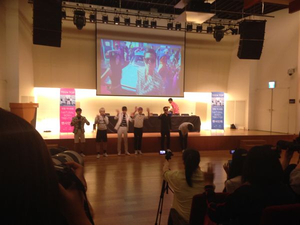 大韓民国 (韓国)・ソウル「ヲタ活」の写真：サイン会