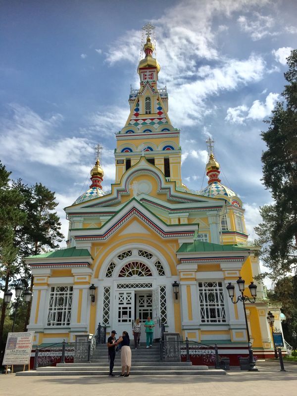 カザフスタン・アルマトイ「シルクロード旅@カザフスタン」の写真：ウルムチからバスで30時間移動して、アル...