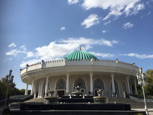 ウズベキスタン・タシケント「ウズベキスタン タシケント」の写真：ビシュケクから夜行バスで移動🚌
ティムー...