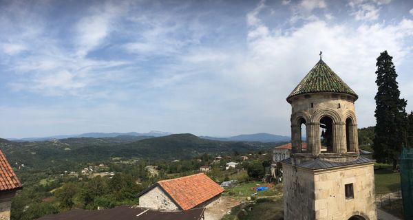 ジョージア・クタイシ「クタイシ・カツヒ・チアトゥラ」の写真：クタイシのジョージア正教の教会。
夜は飲...