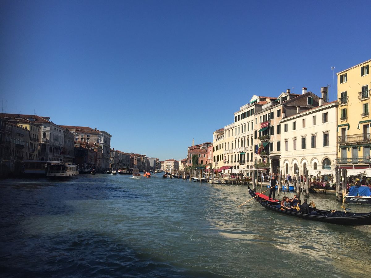 ヴェネツィア
空の青さが映える美しい風景。歩きがいがありました。