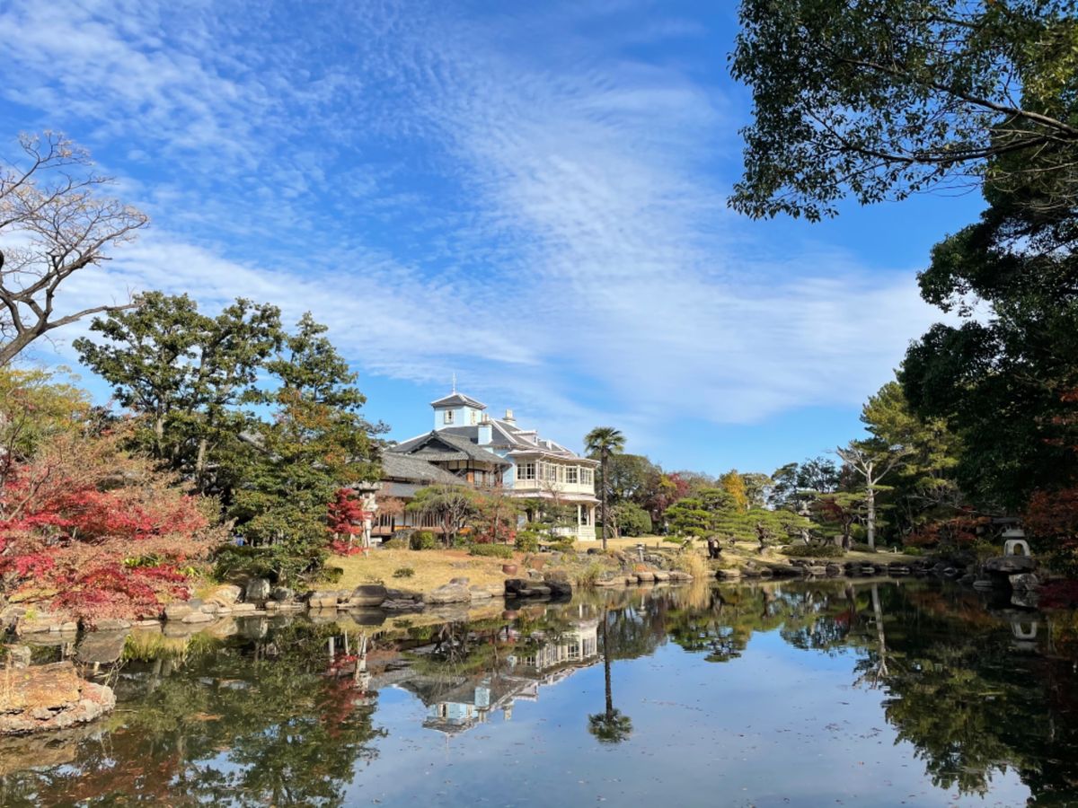 洋館と和風建築が繋がる面白い設計でした。