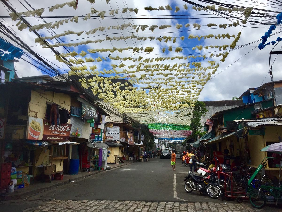 マニラ
帰りの飛行機の乗り継ぎの間の短い時間でしたが、マニラ市街も回りました。