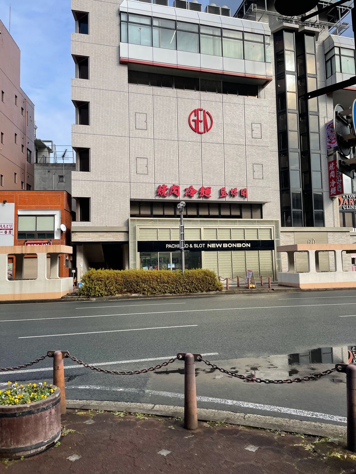 東京を9:30に出て盛岡に到着！
はやぶさ早いわ！！
着いて早速盛岡冷麺頂...