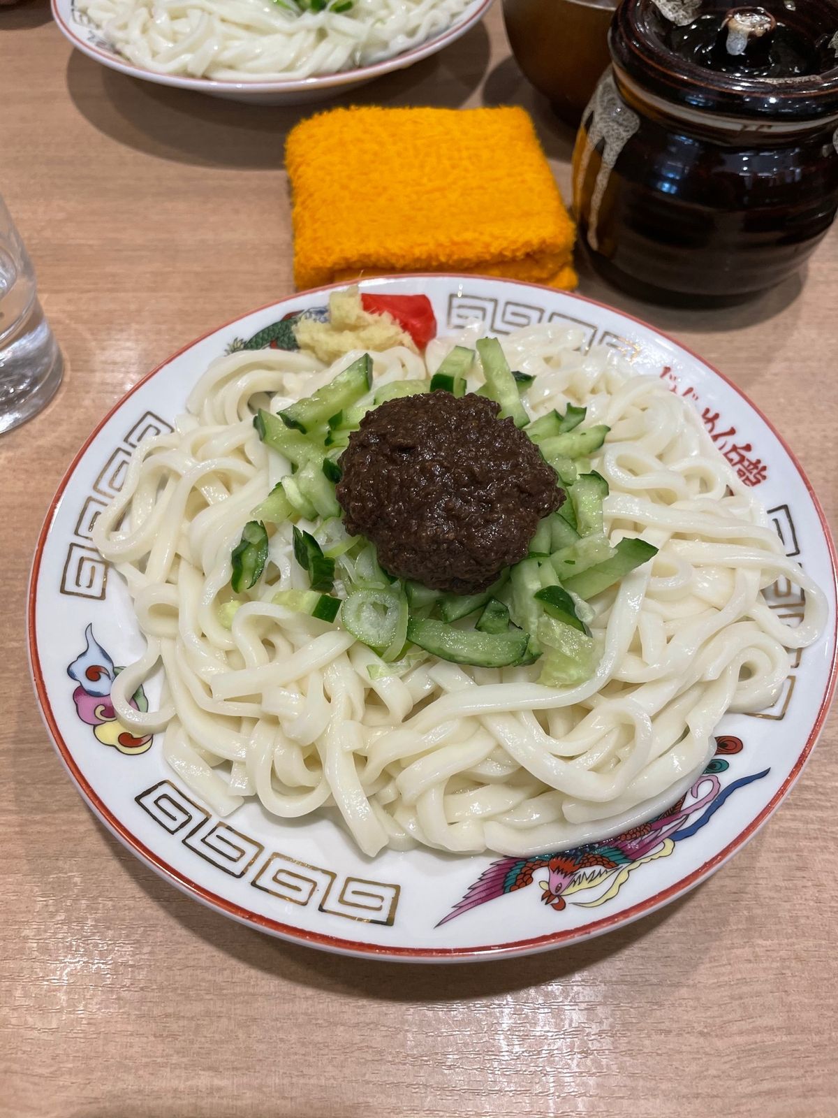 お昼はじゃじゃ麺
#白龍さん#ちいたんたん