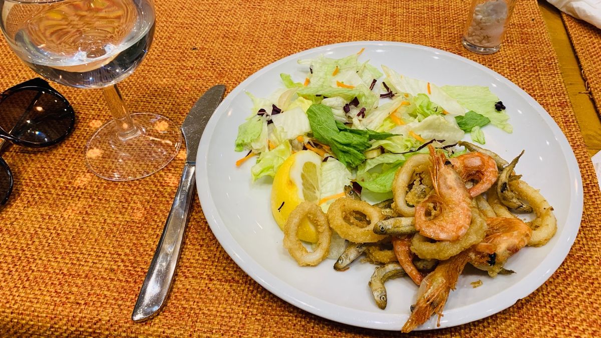 27th Feb. 2020 pic📷

Lunchはイカ墨パスタ🦑*°
...