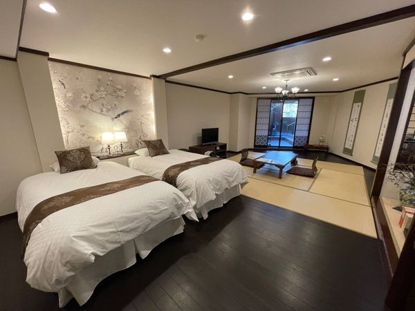 日本・山梨県「読書の旅　蓼科親湯温泉」の写真：部屋に到着！
とてつもなく広いが残念なこ...