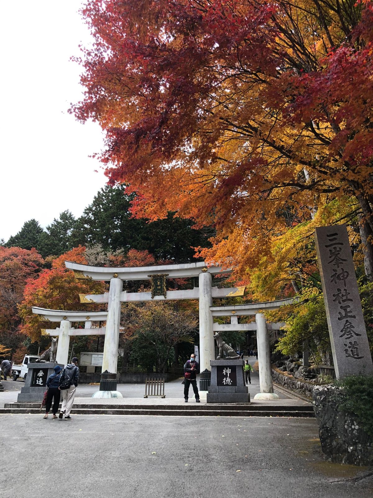 パワースポット、三峰神社へ。
とても荘厳な雰囲気だった（語彙力…！）
切り...