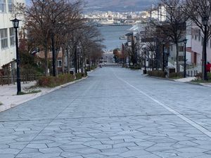 私が北海道に行くと大体どこかが大規模工事をしてる。