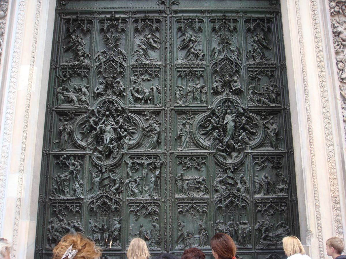 @Duomo di Milano②
1813年に完成したミラノ大聖堂。細部...