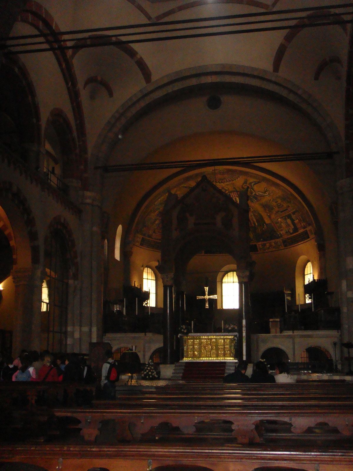 @Basillica di Sant’Ambrogio
サンタンブロージョ...