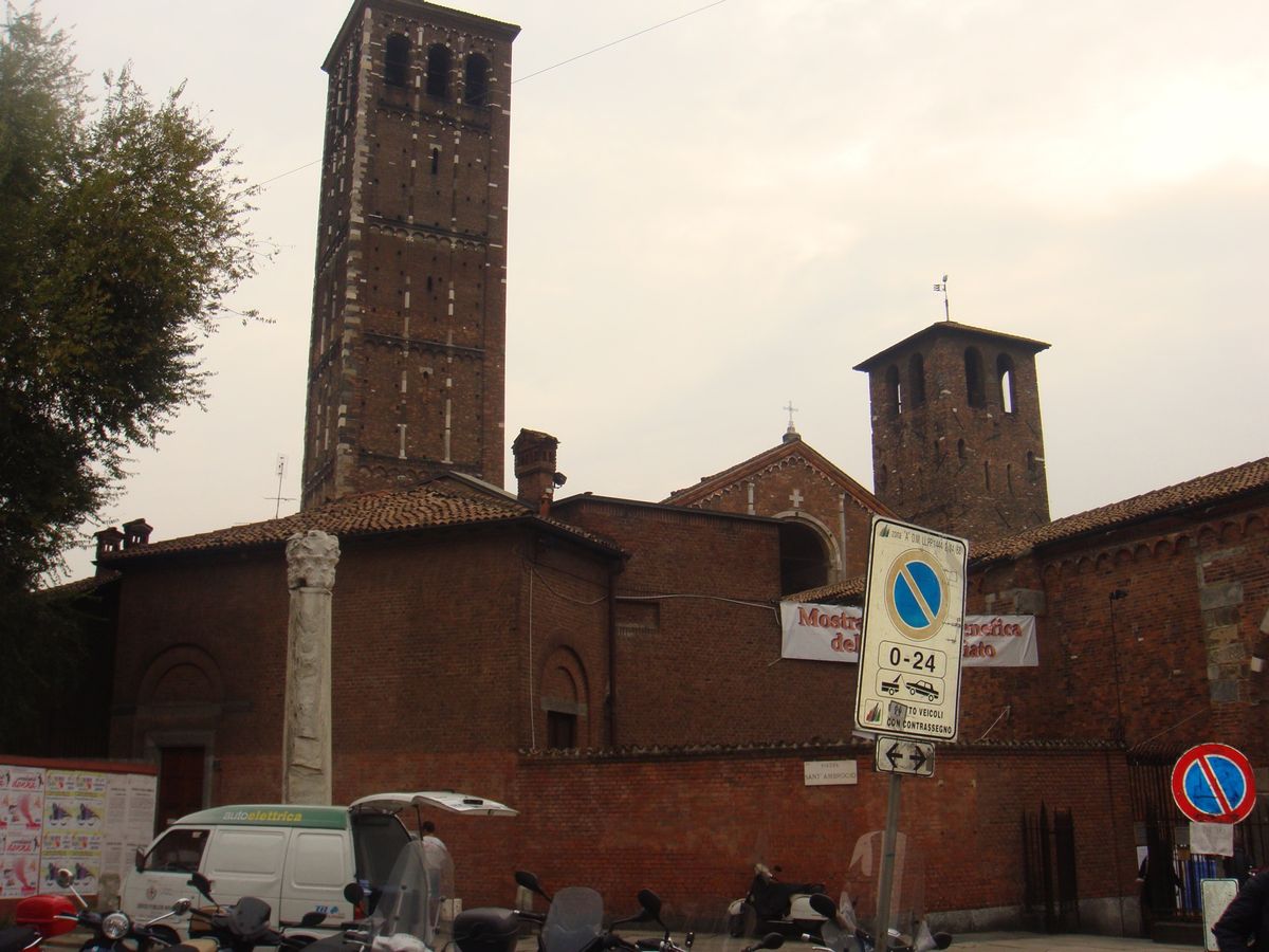@Basillica di Sant’Ambrogio
サンタンブロージョ...