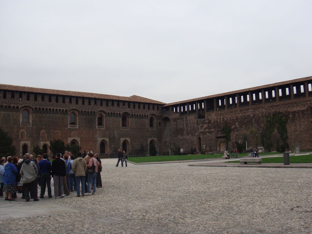 @Castello Sforzesco
スフォルツェスコ城。今は美術館にな...