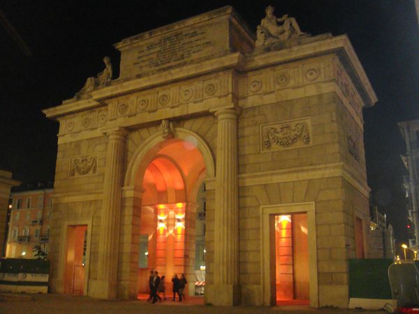 イタリア・ミラノ「2010：ESMO@Milano」の写真：Milanoの街並みは夜もキレイでした🌉