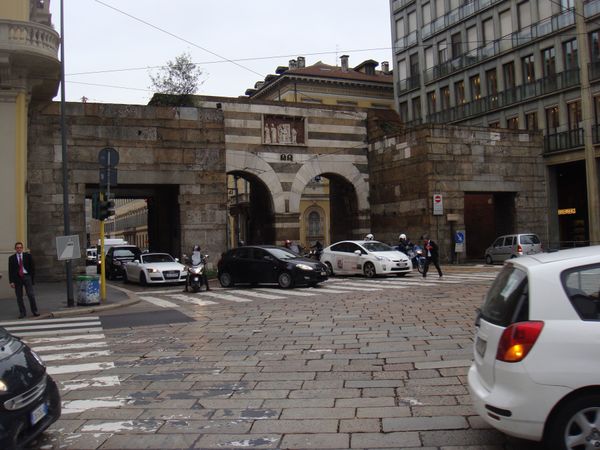 イタリア・ミラノ「2010：ESMO@Milano」の写真：気の向くままにWalking🚶‍♂️
街...