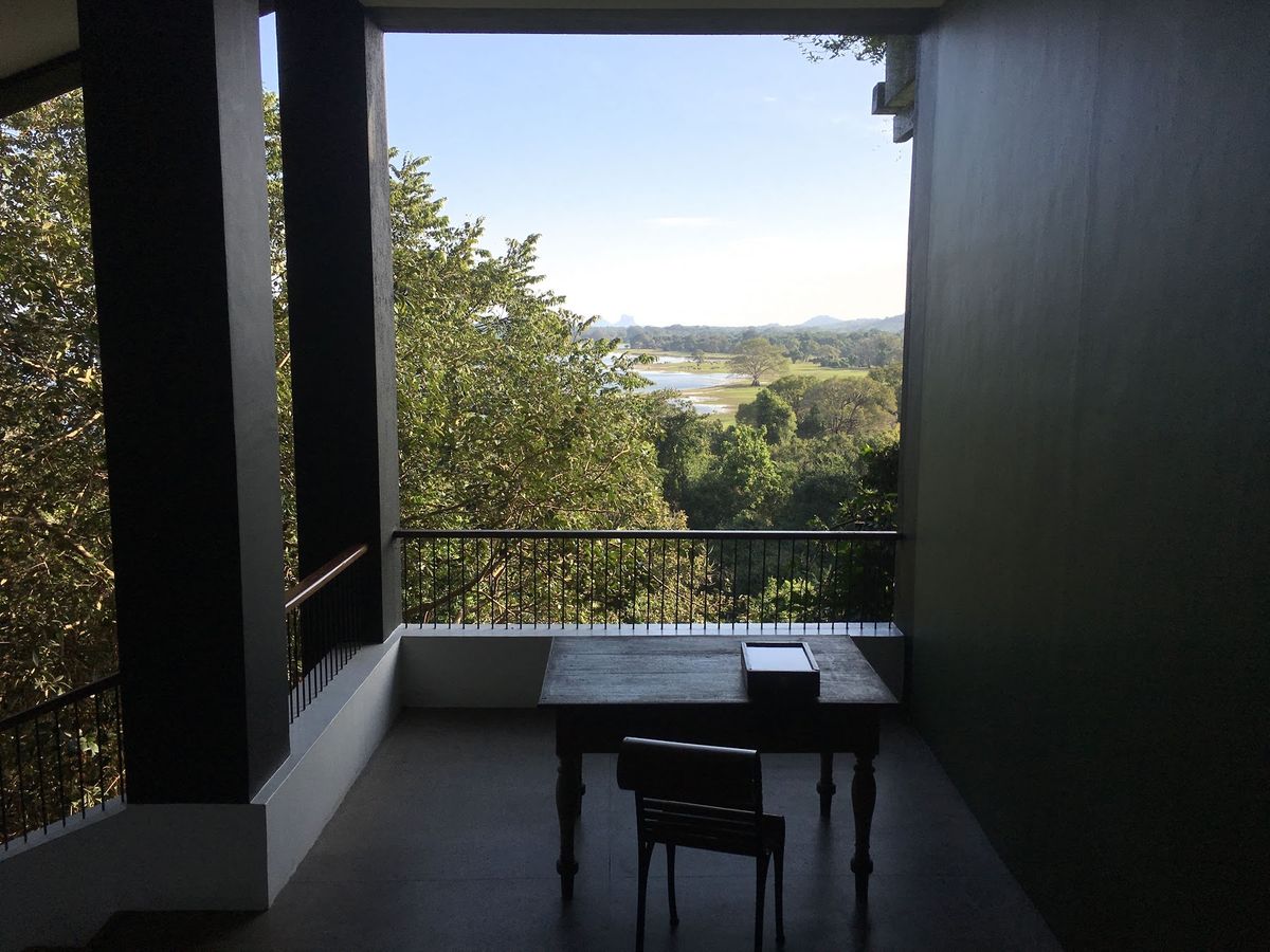 バワの書き物机が最高の落ち着く場所でした。